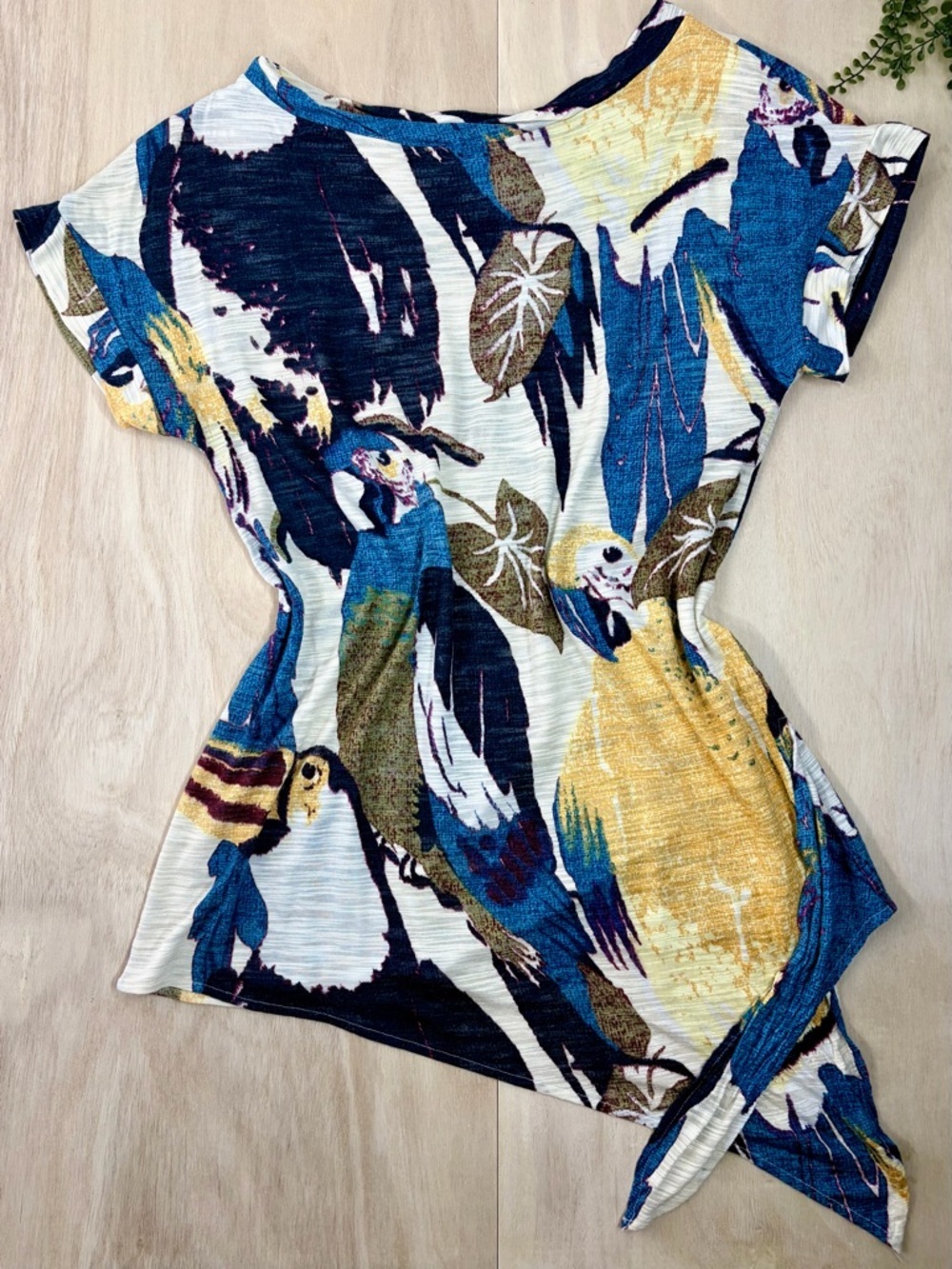 Anthropologie Deletta Tropical Parrot Print Knot Hem Top Blue & Yellow Size L